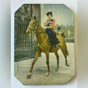 VINTAGE 1957 Queen Elizabeth II Riding Horse, Huntley Palmers Metal Biscuit Tin.
